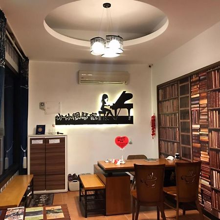 小小鋼琴家民宿&近夜市文創美食街 Kota Hualien Bagian luar foto