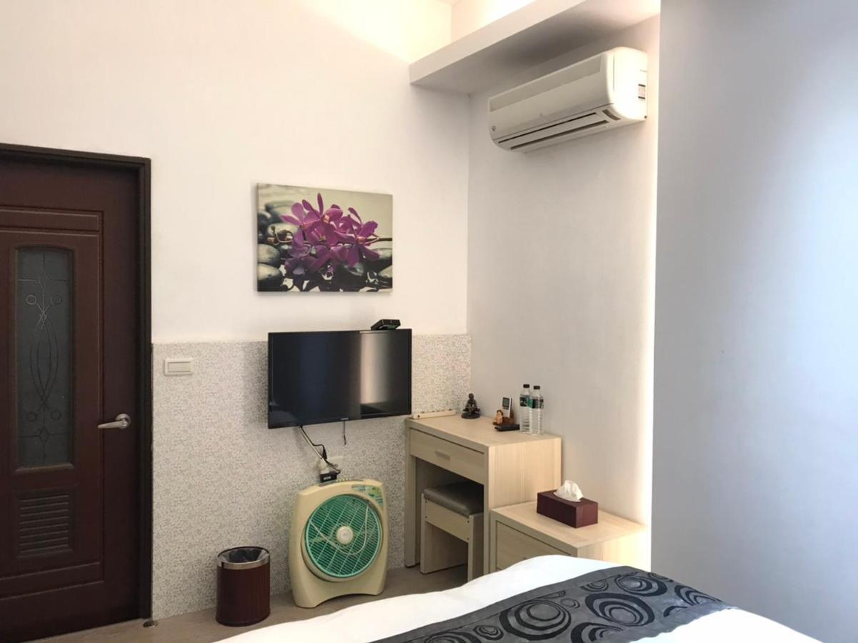 小小鋼琴家民宿&近夜市文創美食街 Kota Hualien Bagian luar foto