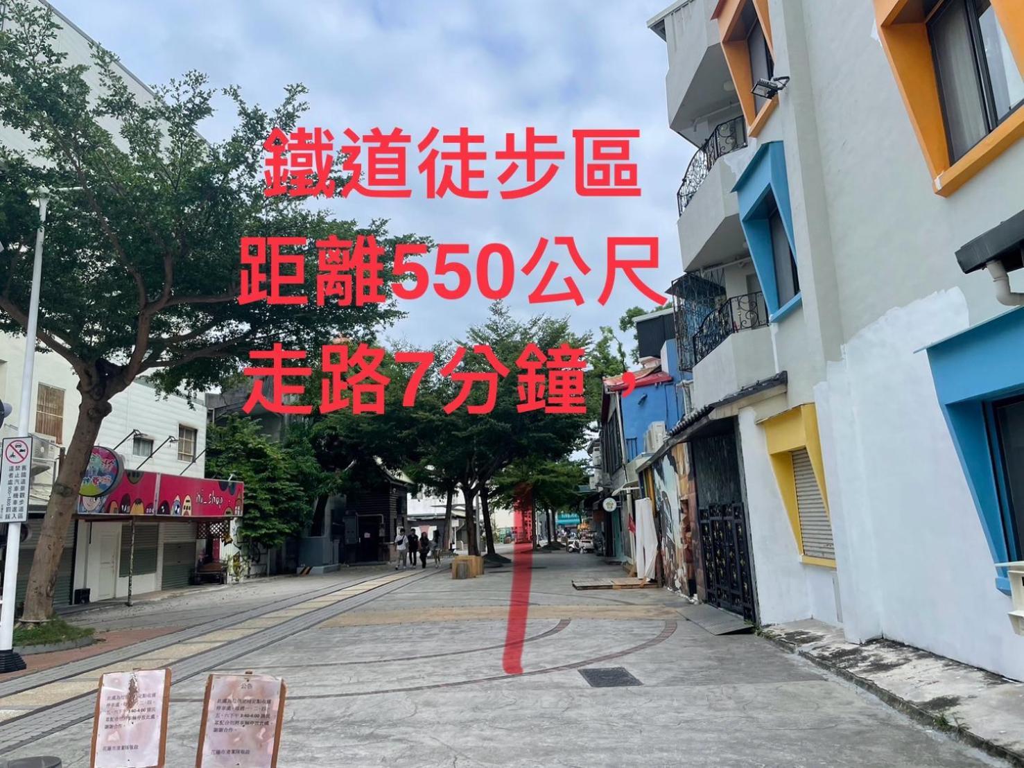 小小鋼琴家民宿&近夜市文創美食街 Kota Hualien Bagian luar foto